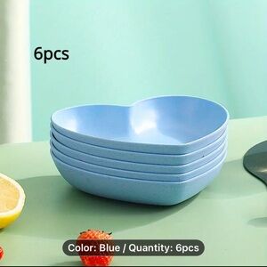 NIB 6-Pack Heart Shaped Plastic Serving Trays.